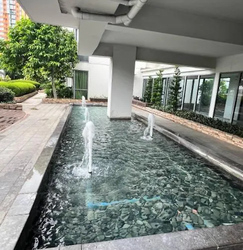 Queen V Staycation Tower D 4* Manila