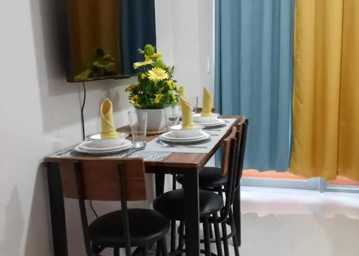 Queen V Staycation Tower D Apartahotel Manila